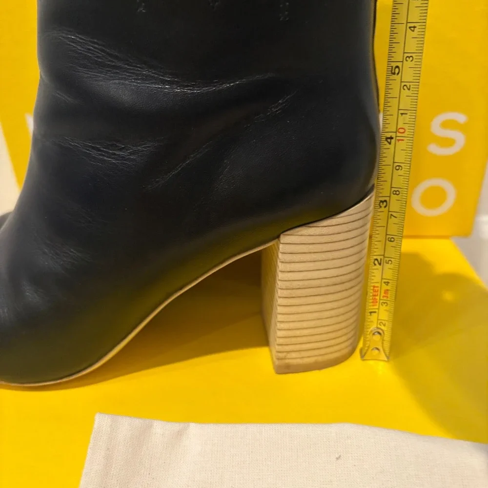 Mercedes Castillo Bailee Black Leather Block‎ Heel Ankle Boots Womens Size 7.5